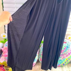 Como Black soft and stretchy tee shirt fabric wrap look long black pants